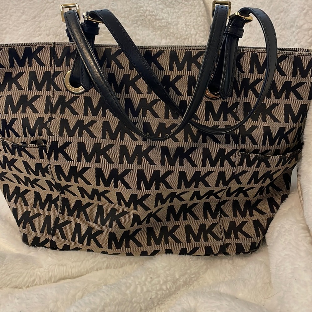 Michael Kors purse